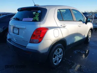 2016 Chevrolet Trax LS with VIN 3GNCJKSB6GL224009, listed as a IAAI auction lot 41312755 with 121,159 mi miles. Bid and sale history available at carsss.com. Image 4.