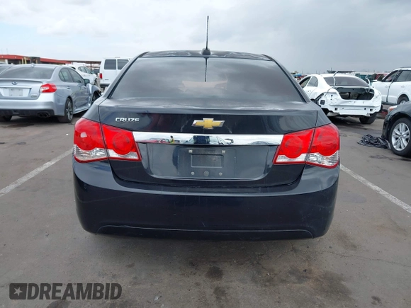 2015 Chevrolet Cruze LS z VIN 1G1PA5SH4F7155493, wystawiony jako IAAI lot #42202780 z przebiegiem 179 528 mil mil oraz . Historia ofert i sprzedaży dostępna na DreamBid. Obrazek 15.