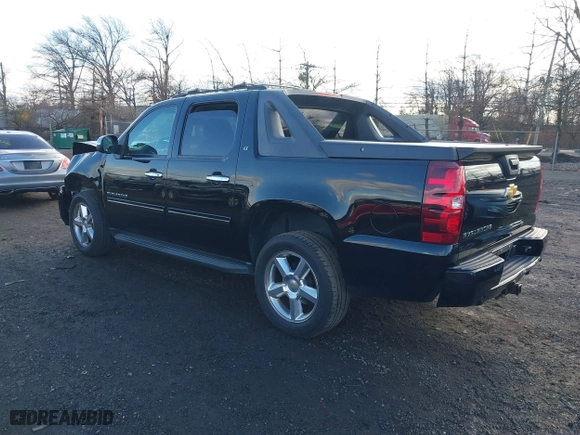 2012 Chevrolet Avalanche LT with VIN 3GNTKFE77CG228522, listed as a IAAI auction lot 40941557 with 166,954 mi miles. Bid and sale history available at carsss.com. Image 3.