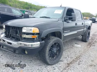 2005 GMC Sierra 2500HD SLE z VIN 1GTHK23U75F816621, wystawiony jako IAAI lot #41965293 z przebiegiem 341 770 mil mil oraz . Historia ofert i sprzedaży dostępna na DreamBid. Obrazek 17.