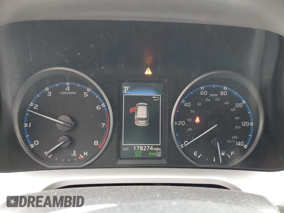 2018 Toyota RAV4 XLE with VIN JTMRFREV6JJ720655, listed as a Copart auction lot 52198195 with 178,274 mi miles and Salvage Title. Bid and sale history available at carsss.com. Image 9.