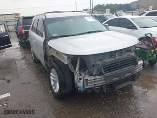 2016 Ford Explorer with VIN 1FM5K7B8XGGA40739, listed as a IAAI auction lot 41861715 with 215,995 mi miles. Bid and sale history available at carsss.com. Image 1.