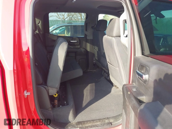 2019 Chevrolet Silverado 1500 LT with VIN 1GCUYDED5KZ218933, listed as a IAAI auction lot 41923954 with 101,485 mi miles. Bid and sale history available at carsss.com. Image 8.