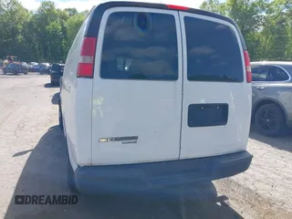 2014 Chevrolet Express Cargo z VIN 1GCWGFFA7E1137334, wystawiony jako IAAI lot #42315556 z przebiegiem 214 615 mil mil oraz . Historia ofert i sprzedaży dostępna na DreamBid. Obrazek 16.