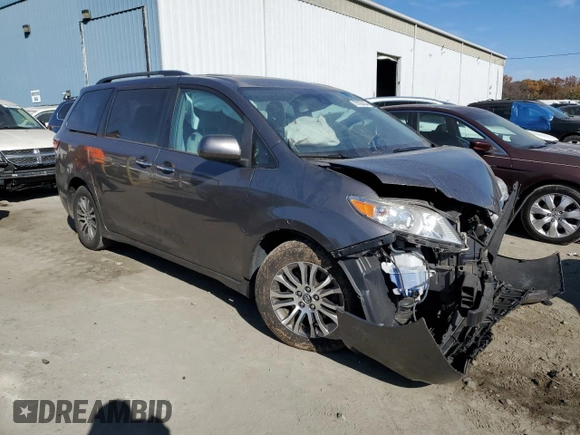 2019 Toyota Sienna XLE Auto Access Seat with VIN 5TDYZ3DCXKS973790, listed as a Copart auction lot 76758454 with 215,158 mi miles and Salvage Title. Bid and sale history available at carsss.com. Image 4.