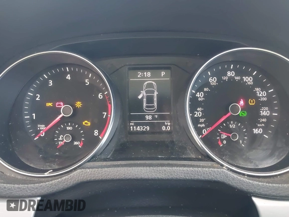 2017 Volkswagen Passat S z VIN 1VWAT7A38HC056207, wystawiony jako IAAI lot #42586003 z przebiegiem 114 329 mil mil oraz . Historia ofert i sprzedaży dostępna na DreamBid. Obrazek 7.