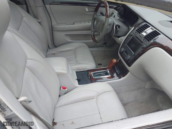 2008 Cadillac DTS w/1SE with VIN 1G6KD57918U155128, listed as a IAAI auction lot 41477233 with 123,479 mi miles. Bid and sale history available at carsss.com. Image 5.