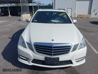 2012 Mercedes-Benz E-Class E 350 Luxury with VIN WDDHF8JB2CA619686, listed as a IAAI auction lot 42079521 with 129,025 mi miles. Bid and sale history available at carsss.com. Image 12.