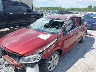 2016 Volvo V60 T5 Drive-E Platinum with VIN YV140MEM5G1294952, listed as a IAAI auction lot 40197364 with 107,641 mi miles. Bid and sale history available at carsss.com. Image 6.