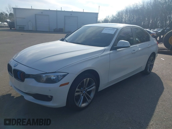 2015 BMW 3 Series 320i xDrive с VIN WBA3C3G55FNS75282, выставлен на аукционе IAAI как лот 41336850 с пробегом 120 856 миль миль и . История ставок и продаж доступна на DreamBid. Изображение 2.