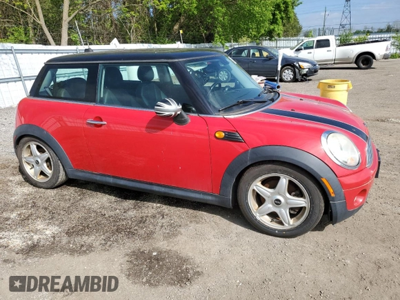 2010 MINI Hardtop с VIN WMWMF3C52ATZ65125, выставлен на аукционе Copart как лот 57271795 с пробегом Не указан миль и Чистый • Clean title. История ставок и продаж доступна на DreamBid. Изображение 4.