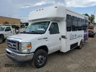 2015 Ford Econoline Commercial with VIN 1FDEE3FL8FDA16096, listed as a Copart auction lot 68646434 with 243,644 mi miles and Salvage Title. Bid and sale history available at carsss.com. Image 1.
