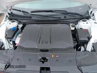 2025 Hyundai Ioniq 5 z VIN 7YAKN4DA4SY008488, wystawiony jako IAAI lot #42460932 z przebiegiem 703 mil mil oraz . Historia ofert i sprzedaży dostępna na DreamBid. Obrazek 10.