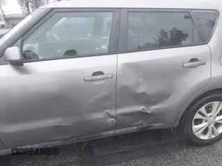 2015 Kia Soul + with VIN KNDJP3A51F7189253, listed as a IAAI auction lot 41773480 with 1 mi miles. Bid and sale history available at carsss.com. Image 6.