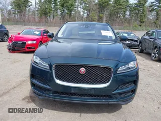 2017 Jaguar F-Pace 35t Prestige z VIN SADCK2BV4HA087827, wystawiony jako IAAI lot #41980338 z przebiegiem Nie podano mil oraz . Historia ofert i sprzedaży dostępna na DreamBid. Obrazek 6.