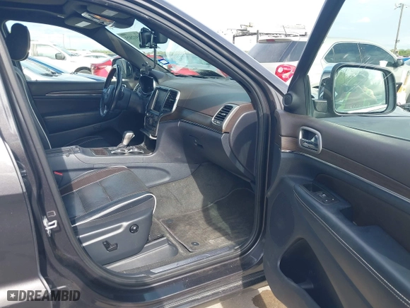 2017 Jeep Grand Cherokee Overland with VIN 1C4RJECG1HC614740, listed as a IAAI auction lot 41912523 with 177,353 mi miles. Bid and sale history available at carsss.com. Image 5.