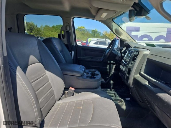 2018 Ram 2500 Tradesman with VIN 3C7WR5HJXJG215461, listed as a IAAI auction lot 42079292 with 156,861 mi miles. Bid and sale history available at carsss.com. Image 1.