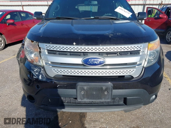 2014 Ford Explorer XLT with VIN 1FM5K7D80EGB36115, listed as a IAAI auction lot 41676275 with 124,134 mi miles. Bid and sale history available at carsss.com. Image 12.