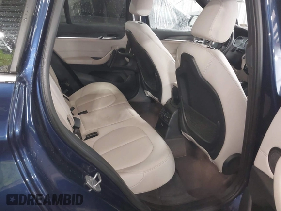 2019 BMW X1 xDrive28i z VIN WBXHT3C56K3H34720, wystawiony jako IAAI lot #42113497 z przebiegiem 64 906 mil mil oraz . Historia ofert i sprzedaży dostępna na DreamBid. Obrazek 8.