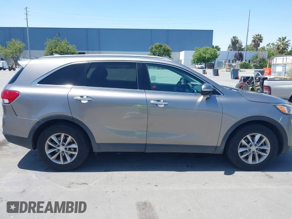 2016 Kia Sorento LX with VIN 5XYPG4A51GG077296, listed as a IAAI auction lot 42385823 with 137,076 mi miles and . Bid and sale history available at DreamBid. Image 13.