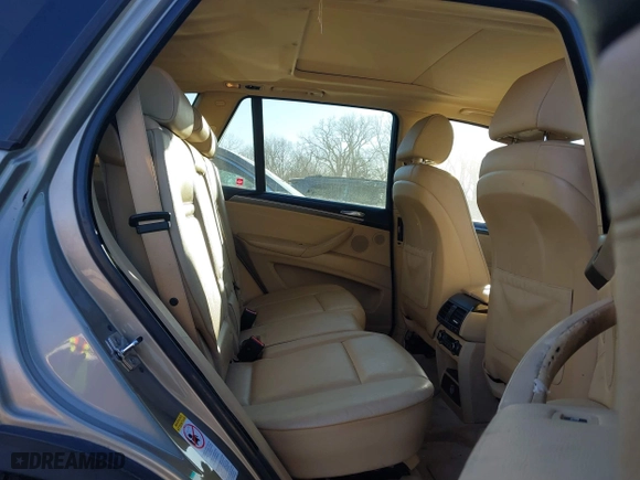 2007 BMW X5 3.0si with VIN 5UXFE43557L011254, listed as a IAAI auction lot 41696843 with 201,402 mi miles. Bid and sale history available at carsss.com. Image 8.
