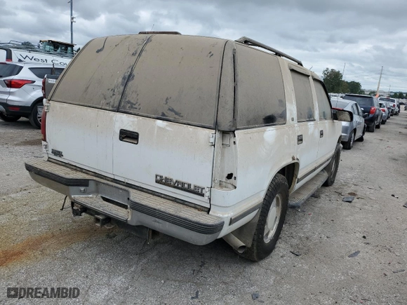 1998 Chevrolet Tahoe with VIN 1GNEK13R0WJ302561, listed as a Copart auction lot 65861294 with 327,640 mi miles and Clean Title. Bid and sale history available at carsss.com. Image 3.