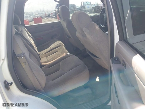 2004 GMC Yukon SLT with VIN 1GKEC13V14J273866, listed as a IAAI auction lot 41512337 with 252,702 mi miles. Bid and sale history available at carsss.com. Image 8.