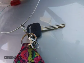 1997 Toyota Camry LE z VIN JT2BG22K3V0048428, wystawiony jako IAAI lot #41817586 z przebiegiem 349 369 mil mil oraz . Historia ofert i sprzedaży dostępna na DreamBid. Obrazek 11.