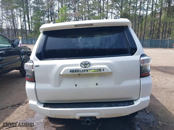 2020 Toyota 4Runner SR5 with VIN JTEBU5JR1L5793061, listed as a IAAI auction lot 41931410 with 81,984 mi miles. Bid and sale history available at carsss.com. Image 16.