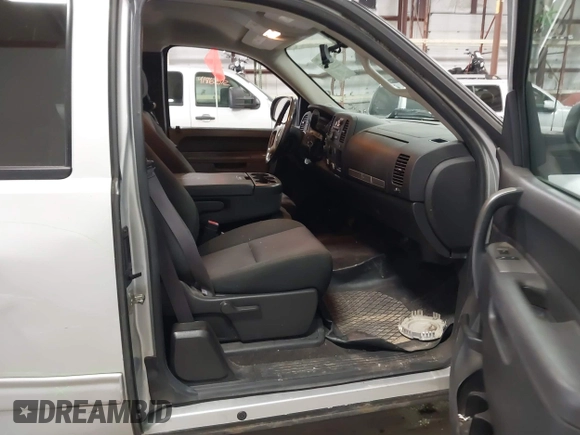 2013 Chevrolet Silverado 1500 LT with VIN 1GCRKSE73DZ328002, listed as a IAAI auction lot 41842745 with 124,496 mi miles and . Bid and sale history available at DreamBid. Image 5.