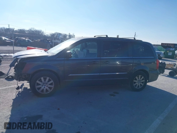 2016 Chrysler Town & Country Touring with VIN 2C4RC1BG0GR295907, listed as a IAAI auction lot 41254364 with 153,654 mi miles. Bid and sale history available at carsss.com. Image 14.