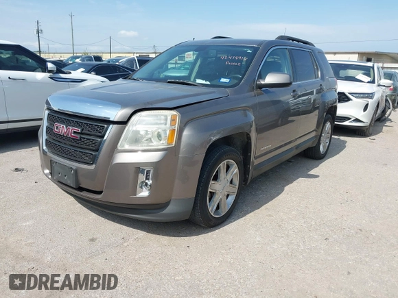 2010 GMC Terrain SLE-2 z VIN 2CTFLDEY4A6340188, wystawiony jako IAAI lot #42478916 z przebiegiem 81 123 mil mil oraz . Historia ofert i sprzedaży dostępna na DreamBid. Obrazek 2.