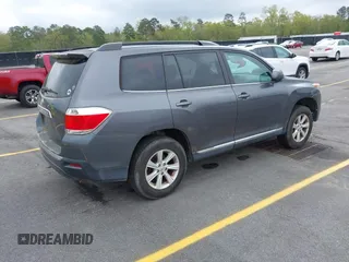 2013 Toyota Highlander with VIN 5TDZA3EH2DS045965, listed as a IAAI auction lot 41922104 with 182,688 mi miles and . Bid and sale history available at DreamBid. Image 4.