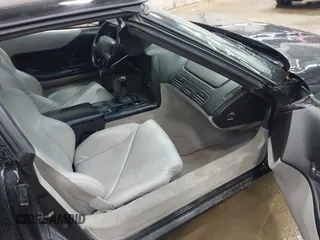 1996 Chevrolet Corvette z VIN 1G1YY2259T5106592, wystawiony jako IAAI lot #42375807 z przebiegiem 69 467 mil mil oraz . Historia ofert i sprzedaży dostępna na DreamBid. Obrazek 5.