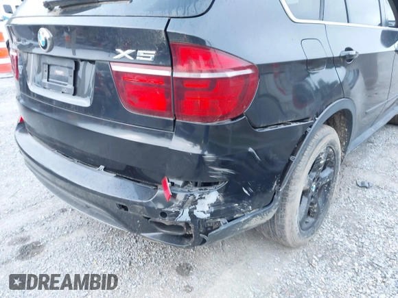 2013 BMW X5 xDrive50i с VIN 5UXZV8C57D0C15445, выставлен на аукционе IAAI как лот 42508989 с пробегом 102 212 миль миль и . История ставок и продаж доступна на DreamBid. Изображение 18.