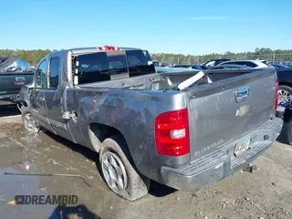 2009 Chevrolet Silverado 1500 with VIN 2GCEC39J891109818, listed as a IAAI auction lot 41302124 with Not Provided miles and . Bid and sale history available at DreamBid. Image 3.