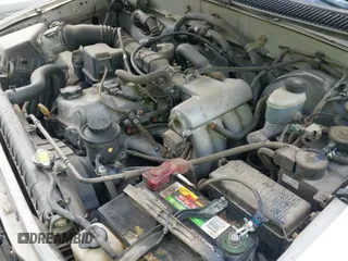 2001 Toyota Tacoma z VIN 5TENL42N81Z781994, wystawiony jako IAAI lot #42257348 z przebiegiem 196 508 mil mil oraz . Historia ofert i sprzedaży dostępna na DreamBid. Obrazek 19.