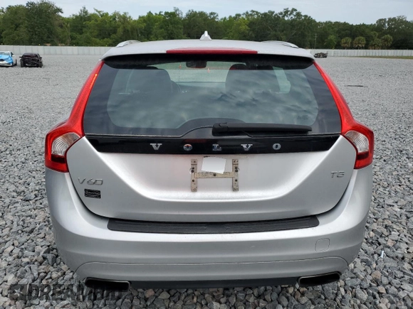 2016 Volvo V60 T5 Drive-E Premier with VIN YV140MEK5G1290897, listed as a Copart auction lot 56421405 with 165,600 mi miles and Clean Title. Bid and sale history available at DreamBid. Image 6.