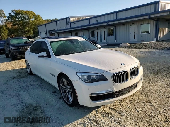 2015 BMW 7 Series 740Li with VIN WBAYE4C59FD139044, listed as a Copart auction lot 75907584 with 113,587 mi miles and Salvage Title. Bid and sale history available at DreamBid. Image 10.