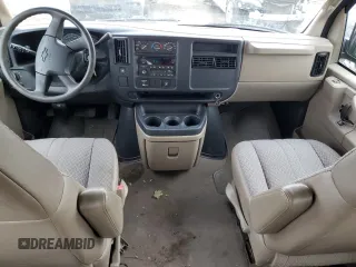 2006 Chevrolet Express Passenger with VIN 1GAHG39U561269015, listed as a Copart auction lot 46694605 with 91,316 mi miles and Clean title. Bid and sale history available at DreamBid. Image 8.