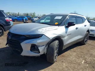 2021 Chevrolet Blazer LT z VIN 3GNKBCRS6MS515096, wystawiony jako IAAI lot #42103712 z przebiegiem 43 514 mil mil oraz . Historia ofert i sprzedaży dostępna na DreamBid. Obrazek 17.