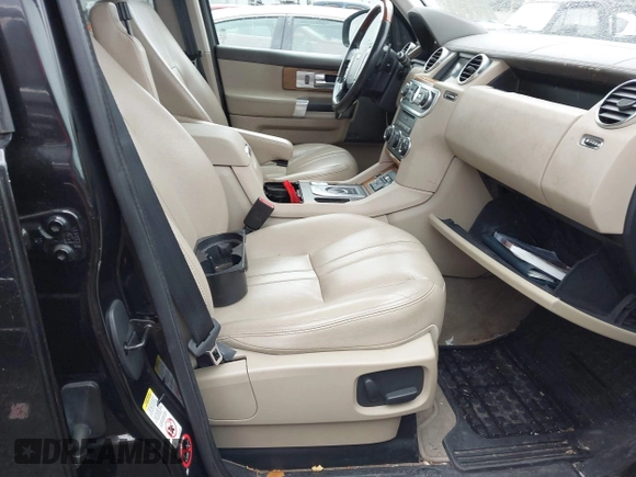 2016 Land Rover LR4 HSE z VIN SALAG2V62GA824572, wystawiony jako IAAI lot #42325449 z przebiegiem 76 180 mil mil oraz . Historia ofert i sprzedaży dostępna na DreamBid. Obrazek 5.
