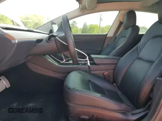 2020 Tesla Model 3 Performance z VIN 5YJ3E1EC1LF713406, wystawiony jako Copart lot #55252595 z przebiegiem 39 905 mil mil oraz Szkoda całkowita • Salvage title. Historia ofert i sprzedaży dostępna na DreamBid. Obrazek 7.