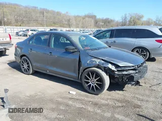2012 Volkswagen Jetta S с VIN 3VW2K7AJ2CM417329, выставлен на аукционе IAAI как лот 41972316 с пробегом 200 299 миль миль и . История ставок и продаж доступна на DreamBid. Изображение 1.