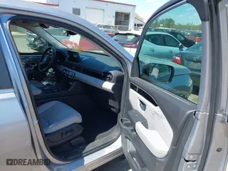 2024 Honda Pilot EX-L 8 Passenger with VIN 5FNYG2H43RB014538, listed as a IAAI auction lot 41860132 with 24,303 mi miles. Bid and sale history available at carsss.com. Image 5.
