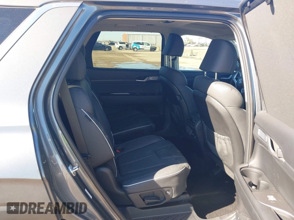2024 Hyundai Palisade Limited z VIN KM8R54GE6RU762168, wystawiony jako IAAI lot #41636936 z przebiegiem 12 236 mil mil oraz . Historia ofert i sprzedaży dostępna na DreamBid. Obrazek 8.