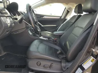 2019 Volkswagen Passat Wolfsburg Edition z VIN 1VWLA7A30KC013728, wystawiony jako Copart lot #56942935 z przebiegiem 117 878 mil mil oraz Szkoda całkowita • Salvage title. Historia ofert i sprzedaży dostępna na DreamBid. Obrazek 7.