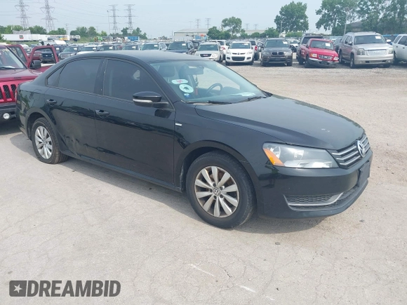 2015 Volkswagen Passat Limited Edition Edition z VIN 1VWAT7A37FC004161, wystawiony jako IAAI lot #42497971 z przebiegiem 176 812 mil mil oraz . Historia ofert i sprzedaży dostępna na DreamBid. Obrazek 1.