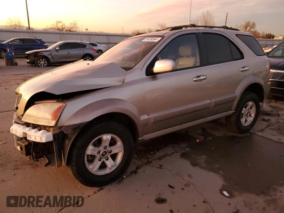 2004 Kia Sorento LX with VIN KNDJC733445261280, listed as a Copart auction lot 81829564 with 251,353 mi miles and Salvage Title. Bid and sale history available at carsss.com. Image 1.