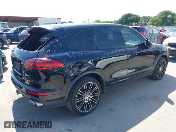 2017 Porsche Cayenne S с VIN WP1AB2A24HLA52279, выставлен на аукционе IAAI как лот 42194273 с пробегом 93 738 миль миль и . История ставок и продаж доступна на DreamBid. Изображение 4.